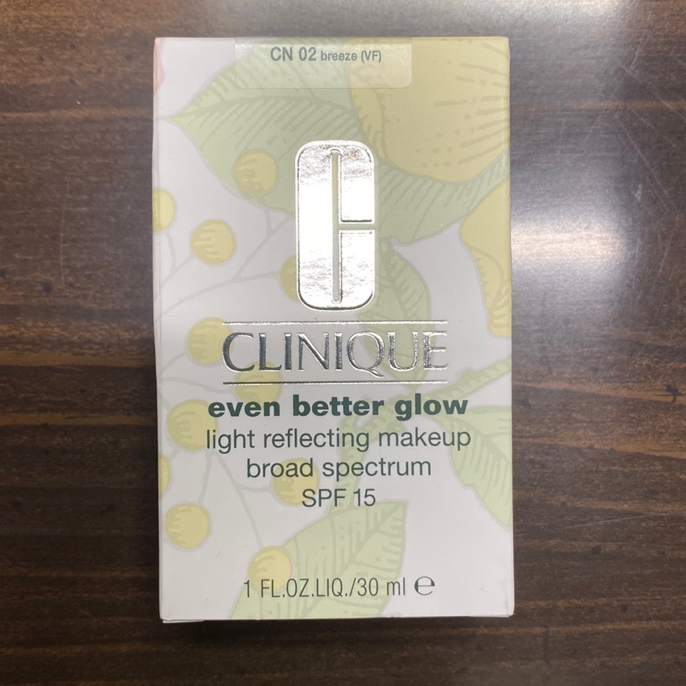 Clinique Even Better Glow Foundation - Shade CN 02 Breeze *New in box*